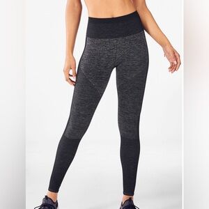 Fabletics Women’s High Waisted seamless rib leggings -Size Large